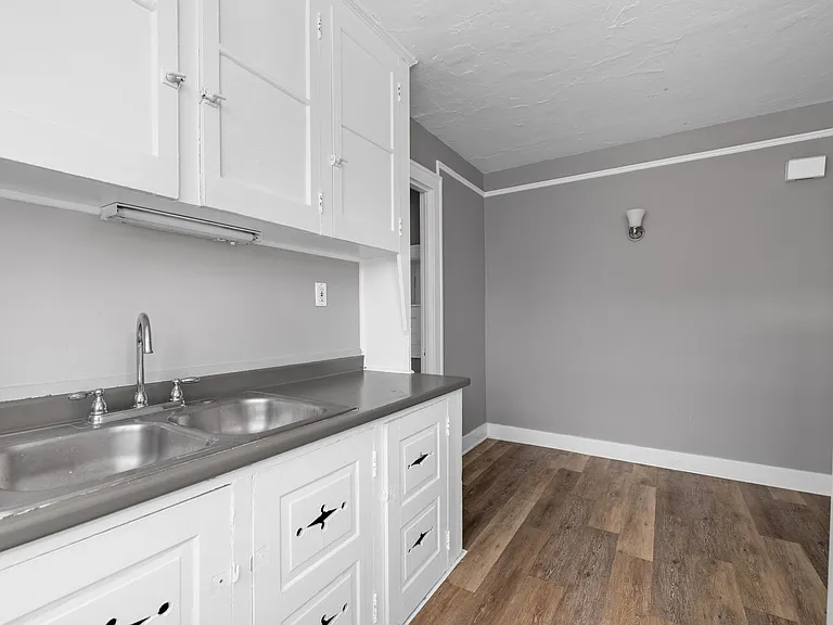 Colvin View Apartments — Photo 22