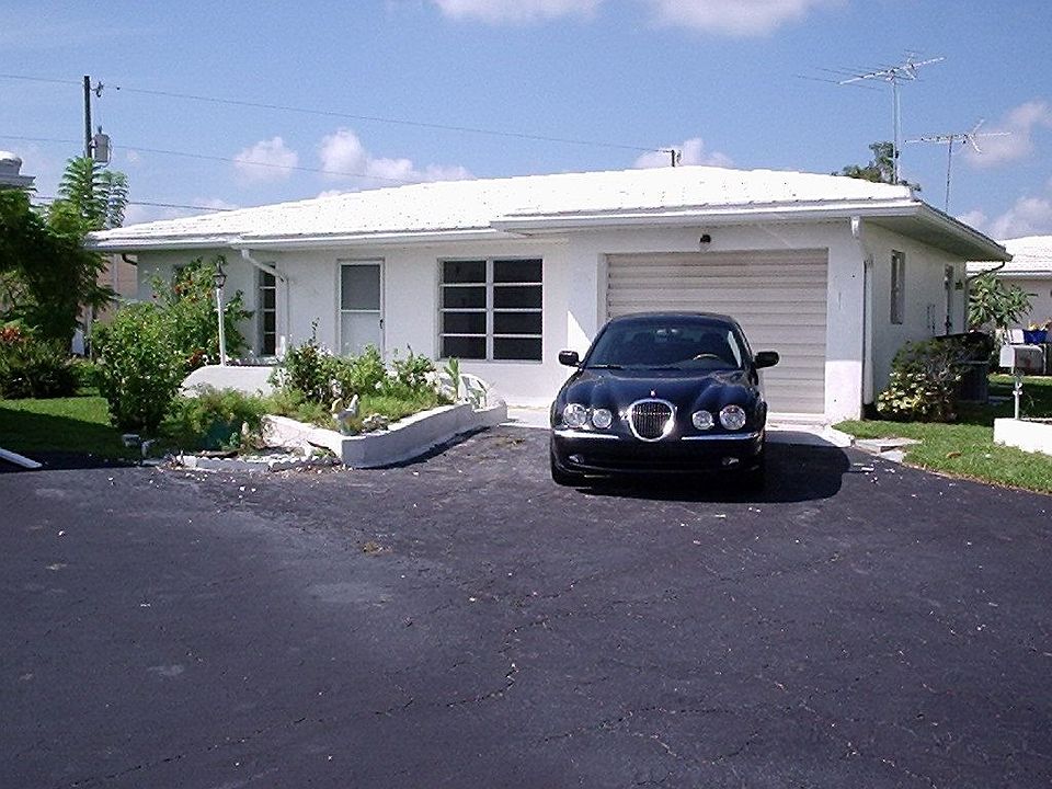 1st image of 8891 Berkley Ct