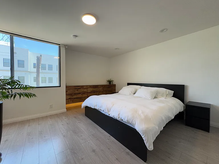 1900 Vine St #303 — Photo 9