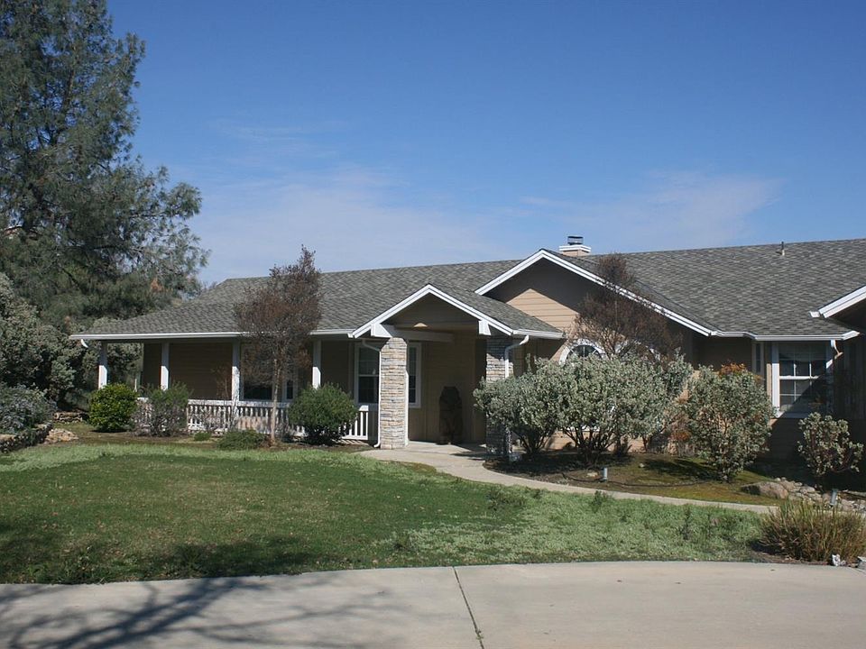 1st image of 41797 Lilley Mountain Dr