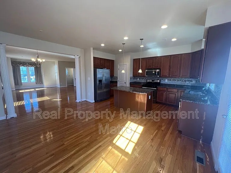 10519 Old Ellicott Cir — Photo 18