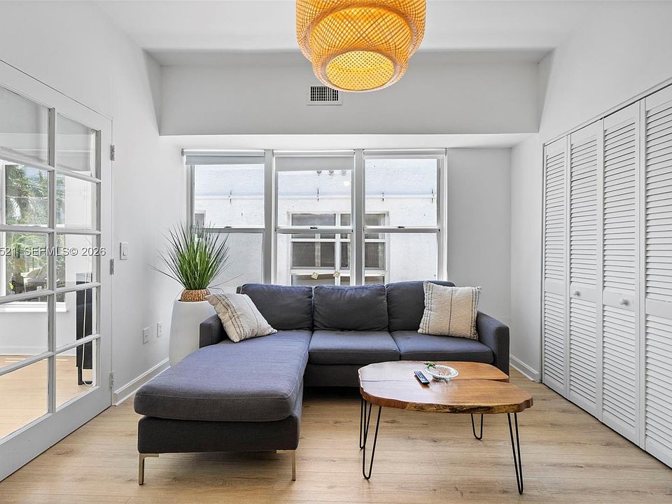 1st image of 227 1st St APT 6