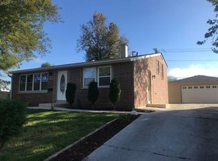 128 Golfview Ln, Carpentersville, IL