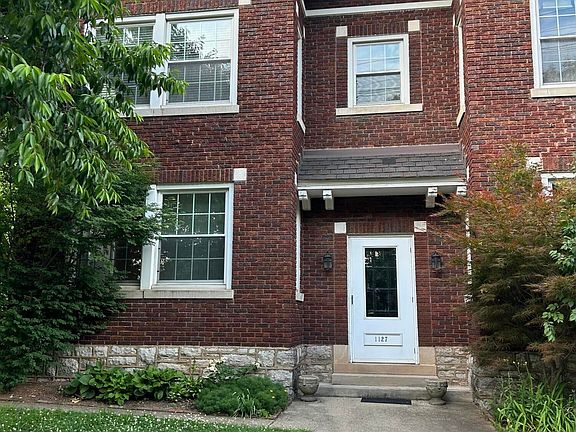 2nd image of 1127 Richmond Rd APT 1