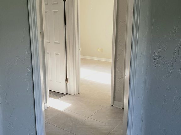 4th image of 9331 N Dartmouth Ave