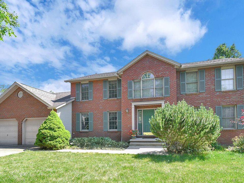 1st image of 297 River Oaks Dr