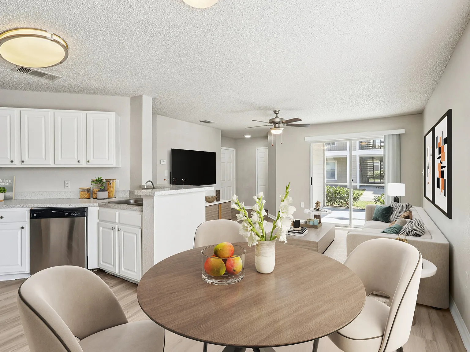 Laguna Place Apartments — Photo 2