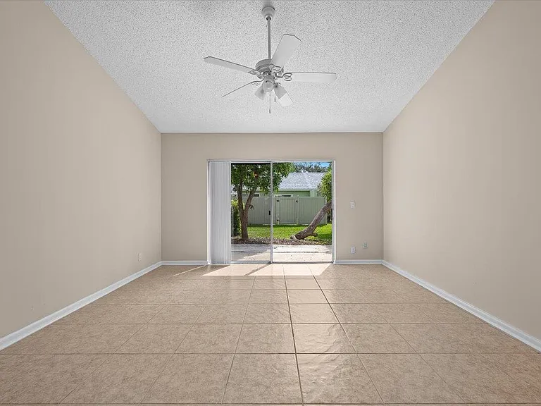 144 Deerfield Ct — Photo 7