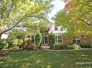 447 Kingsport Dr, Gurnee, IL 60031