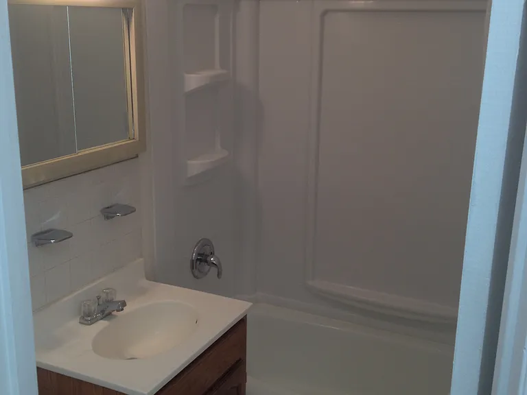 407 Lake St #B21 — Photo 8