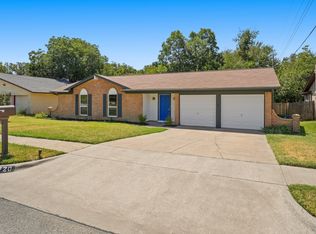 1720 Richmond Dr, Bedford, TX 76022