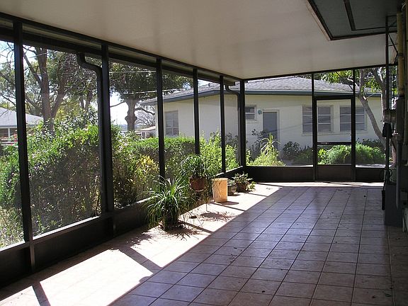 2nd image of 220 Smith Ave