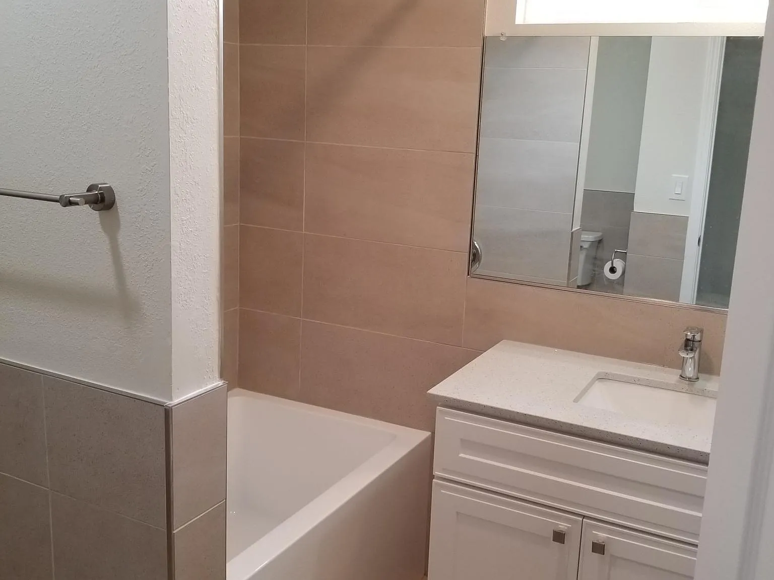 3 bed, 800 sqft, $1,250 — Photo 3