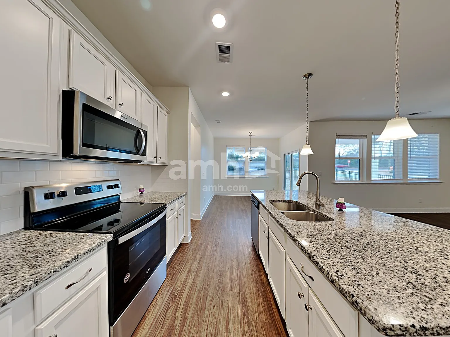 3 bed, 2.5 bath, 2070 sqft, $2,490 — Photo 4