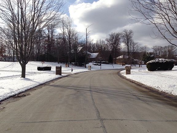 4th image of 5385 Valley Woods Dr