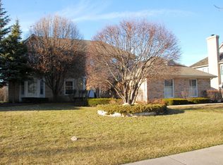 2860 Daulton Dr, Buffalo Grove, IL 60089