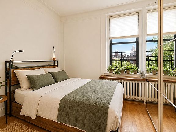 3rd image of 300 8th Ave APT 4F