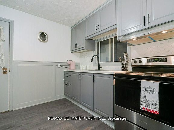5th image of 34 Hickson St