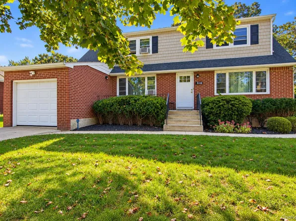 118 Liberty Street, Deer Park, NY 11729