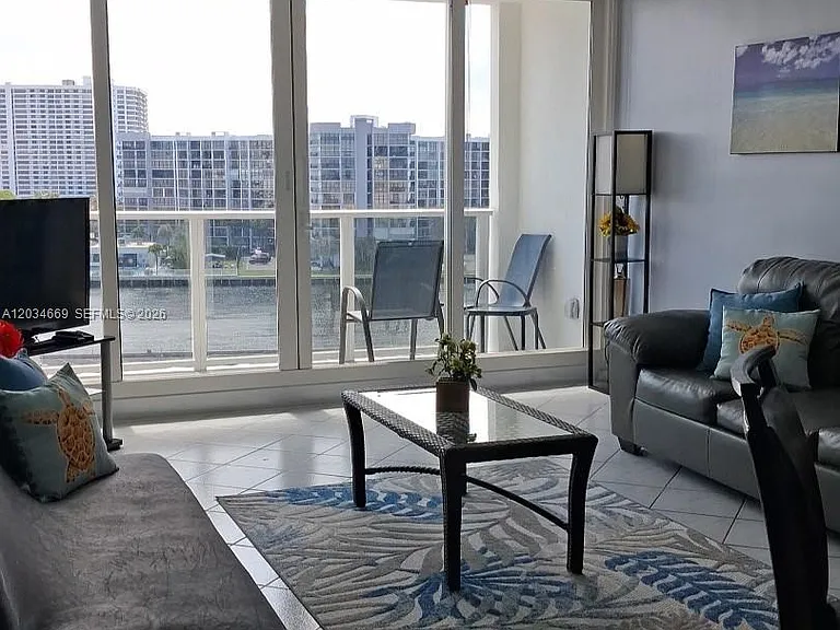 3505 S Ocean Dr #704 — Photo 6