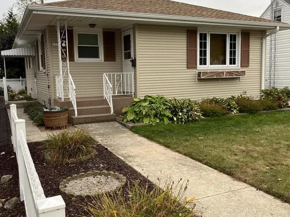 1315 Grand AVENUE, Manitowoc, WI 54220