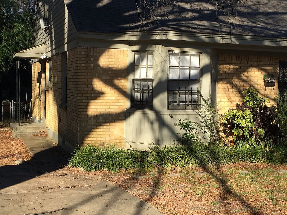 2nd image of 3518 Barwood Cir