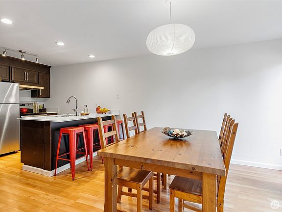 4th image of 152 SW 200th Street