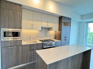 8 Manor Rd W #704, Toronto, ON M5P 1E7