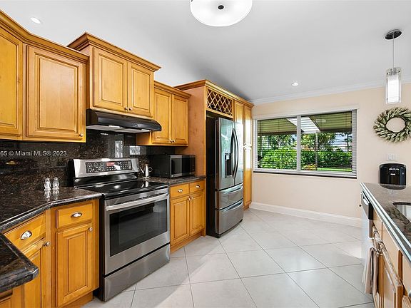 4th image of 1211 Melissa Ln