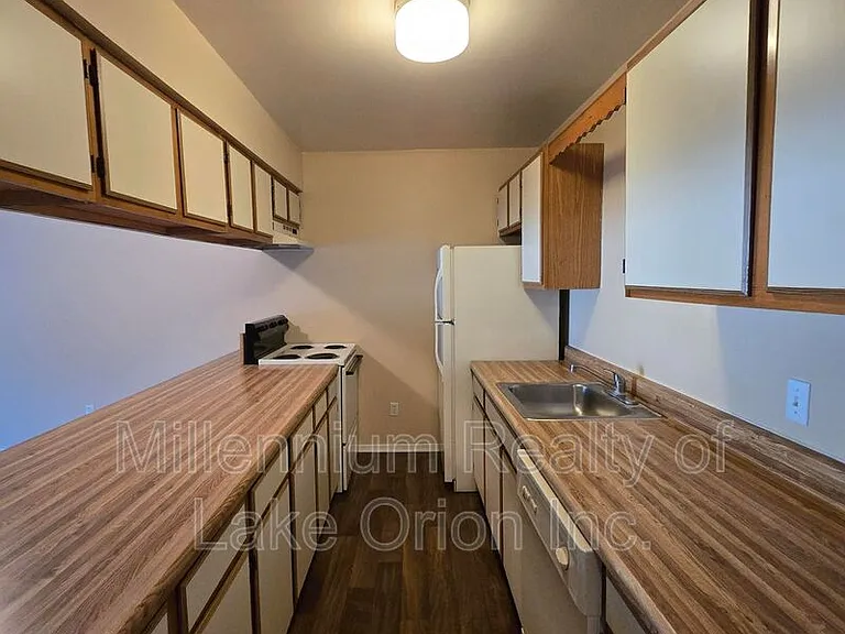 25 Louck St #16 — Photo 6