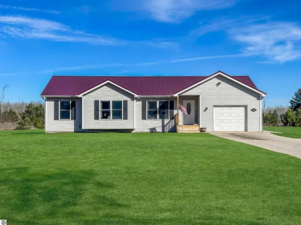 150 Pheasant Run, Buckley, MI 49620