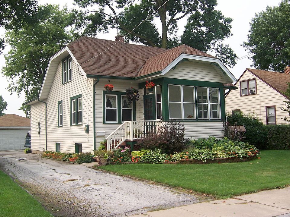 1st image of 425 E 164th Pl