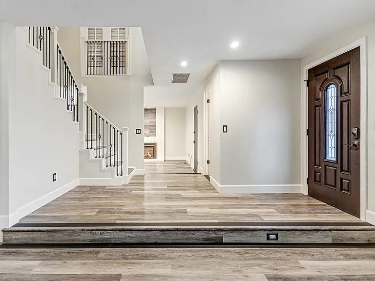 357 San Marin Dr — Photo 13