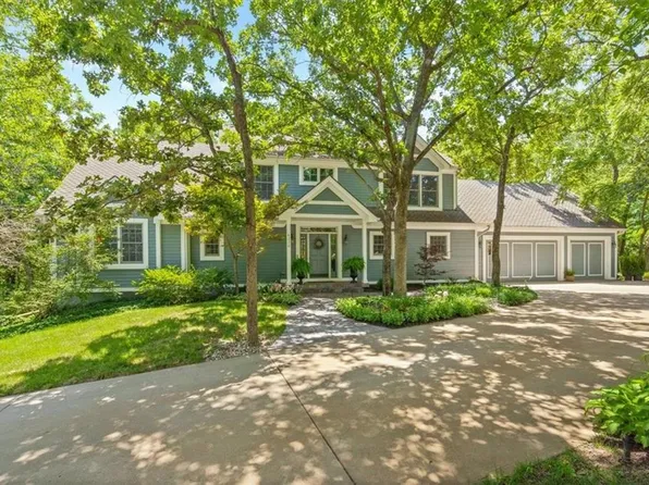 6220 Arapahoe St, Shawnee, KS 66226