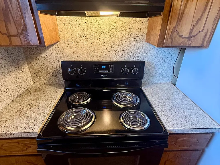 243 Lawrence Rd #11 — Photo 5
