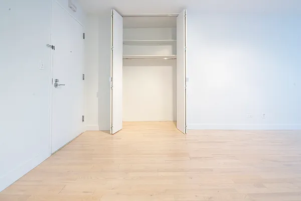 Rented by Sotheby's International Realty | media 22