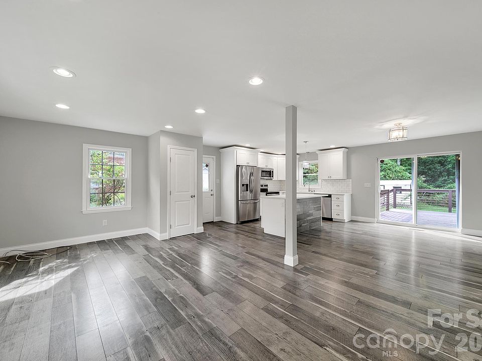 1st image of 1200 Vickie Ln