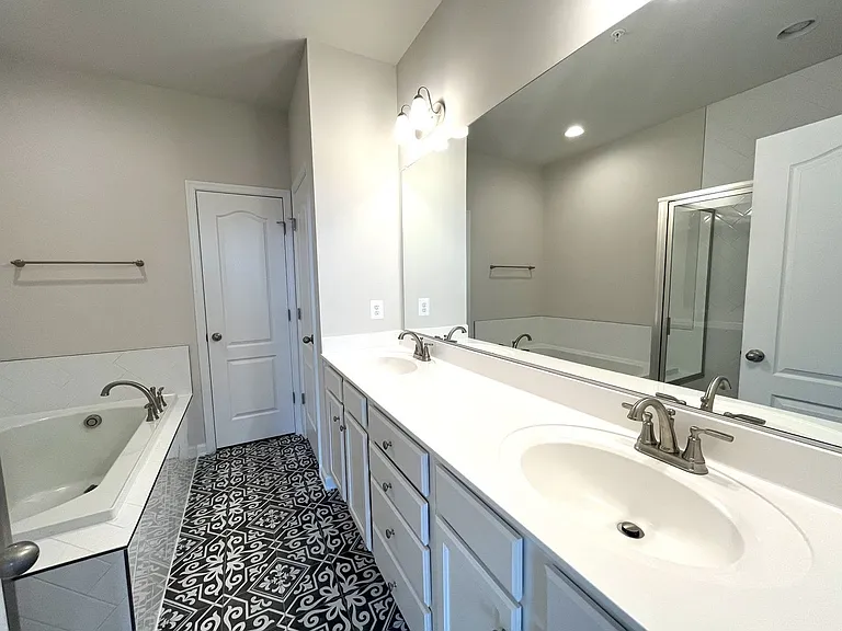 8807 Merriweather Ln — Photo 21