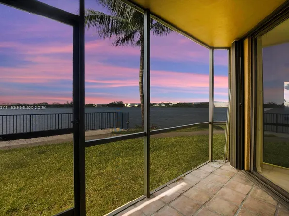 15545 Miami Lakeway N, Hialeah, FL