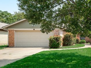 534 Billie Ruth Ln, Hurst, TX 76053
