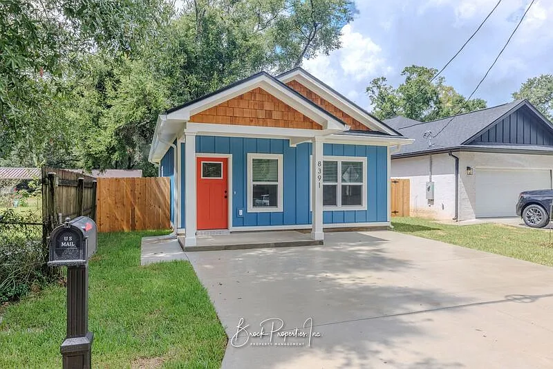 1 bed, 1.5 bath, 700 sqft, $1,495 — Photo 2