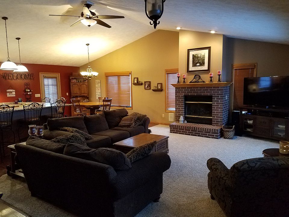 1st image of 908 Dennis Dr