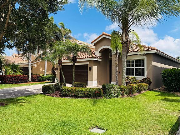 4th image of 8469 Calabria Lakes Drive