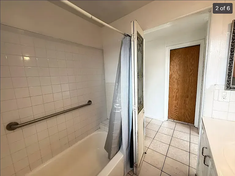4710 NE 1st Ter #1B — Photo 4