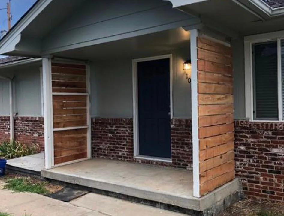 106 W South St