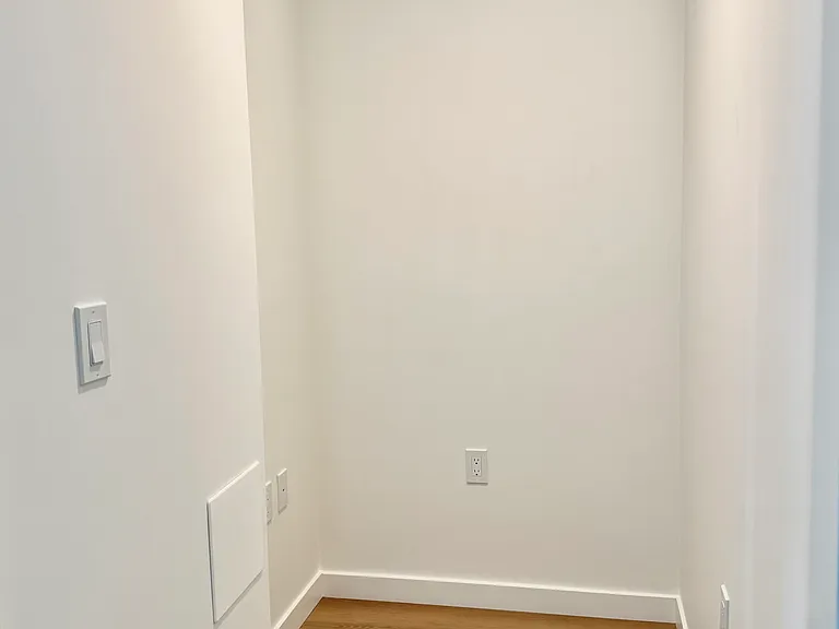 2488 Granville St — Photo 25