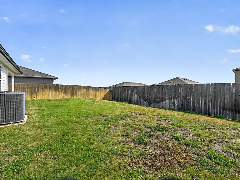 326 Richland Dr — Photo 28