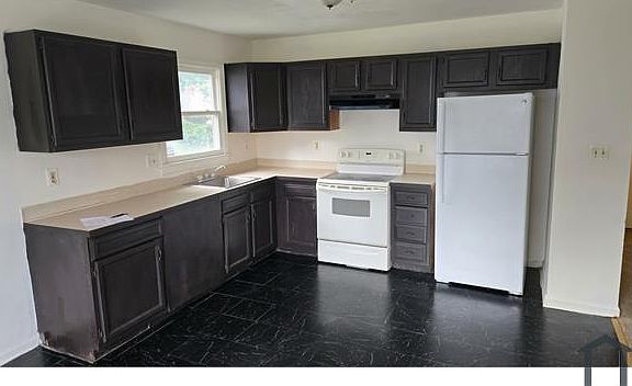 2nd image of 735 Nova Ave