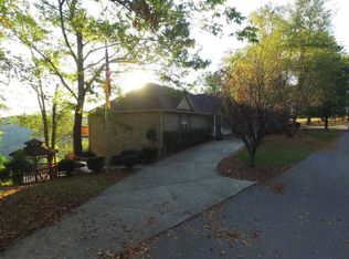 1225 Turkey Trot Ln, Silver Point, TN 38582
