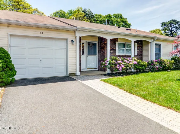41 Buttonwood Court, Lakewood, NJ 08701